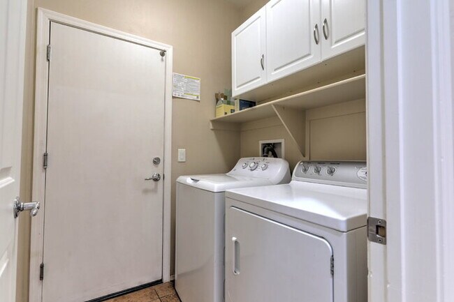 Building Photo - Rancho Sahuarita