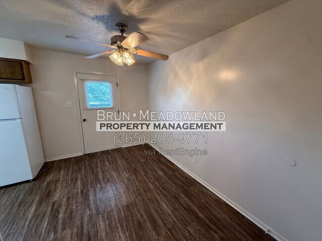 Building Photo - 1805 Meadowland Ln