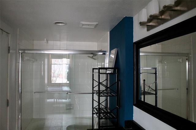 Building Photo - 2502 Live Oak St