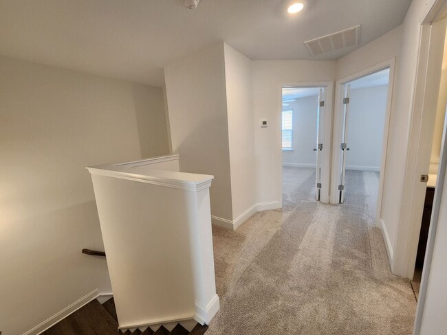 Building Photo - Gorgeous New Construction Home in Lebanon'...
