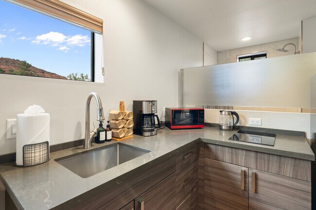 Building Photo - 30 Moondance Ln
