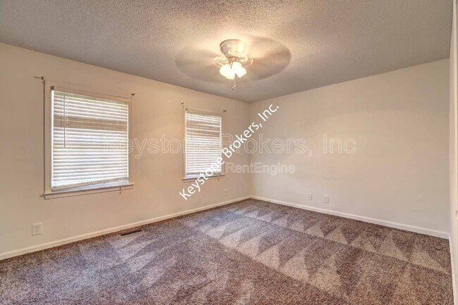 Building Photo - 164 Windermere Cir