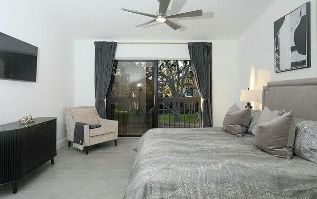 Building Photo - 819 Windermere Way