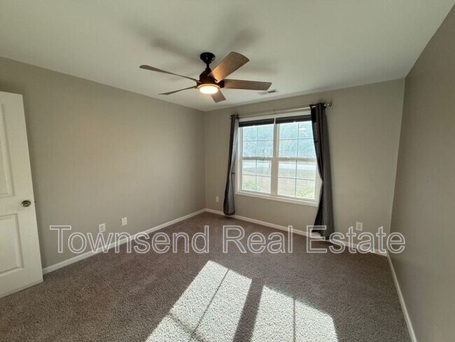 Building Photo - 83 Kotata Ave