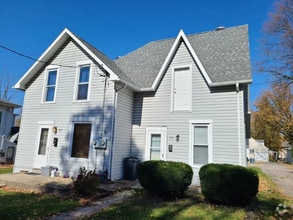 Building Photo - 334 Cherry St