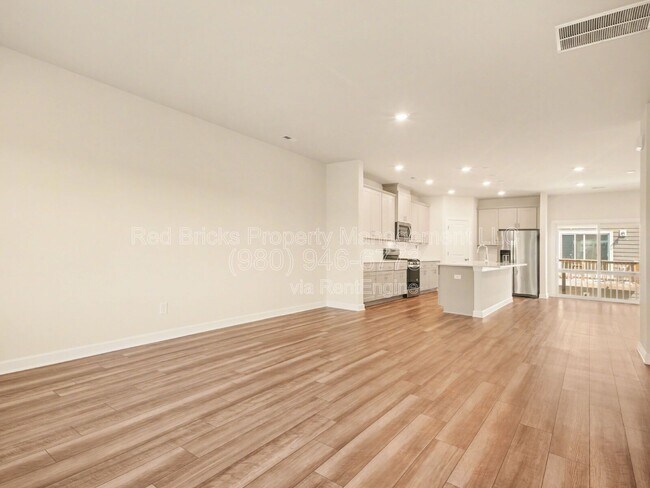 Building Photo - 4426 Millennium Ave