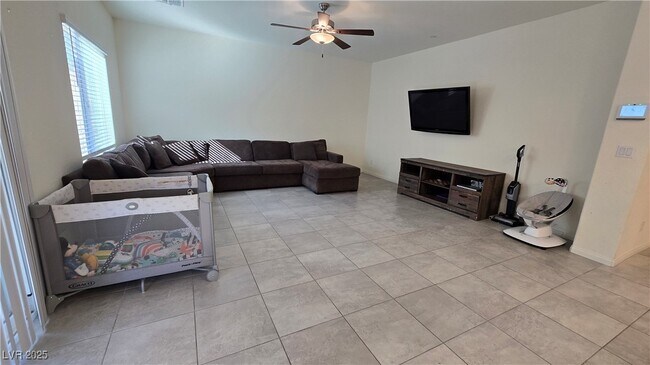 Building Photo - 10971 Meridian Flds Ave