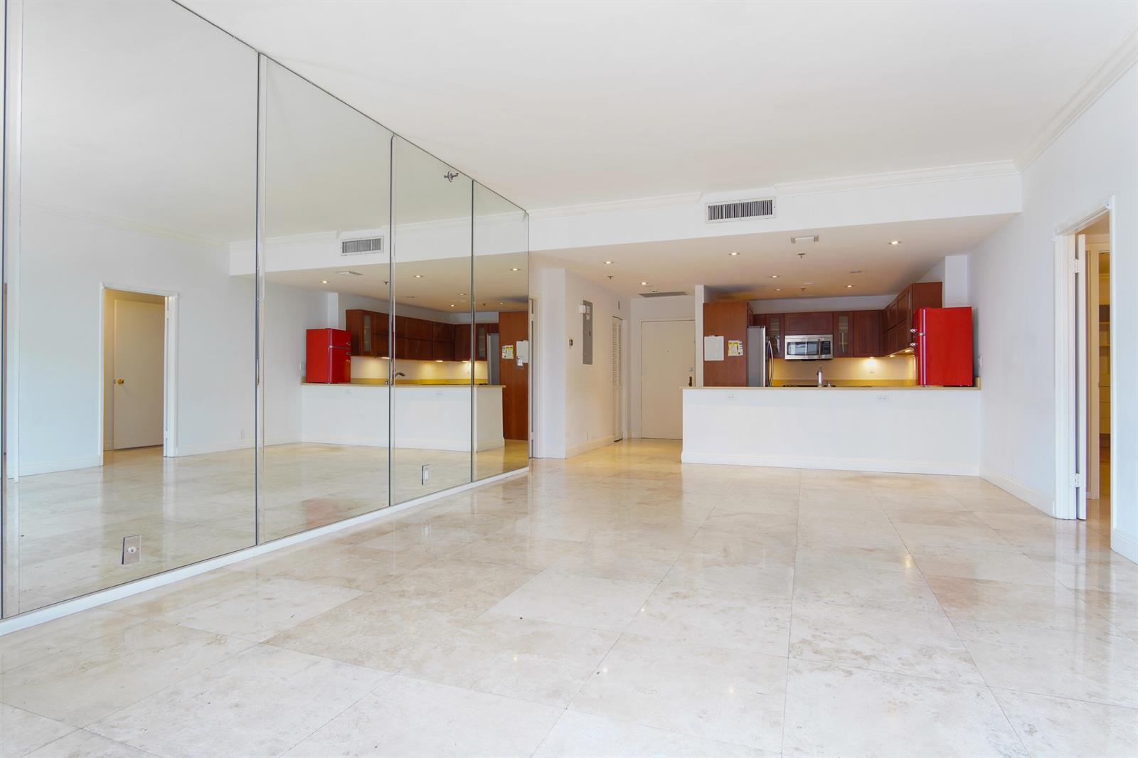 Building Photo - 251 Crandon Blvd