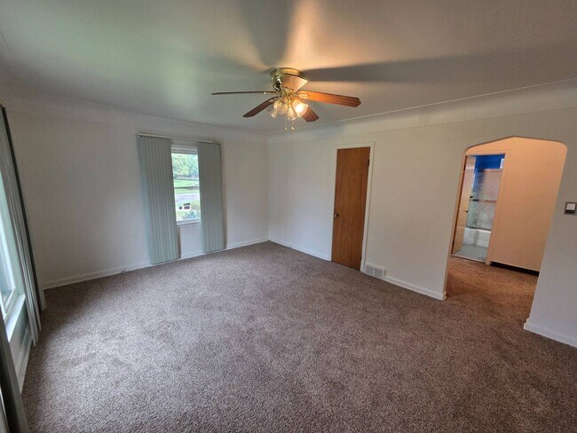 Building Photo - 1554 Luxor Rd