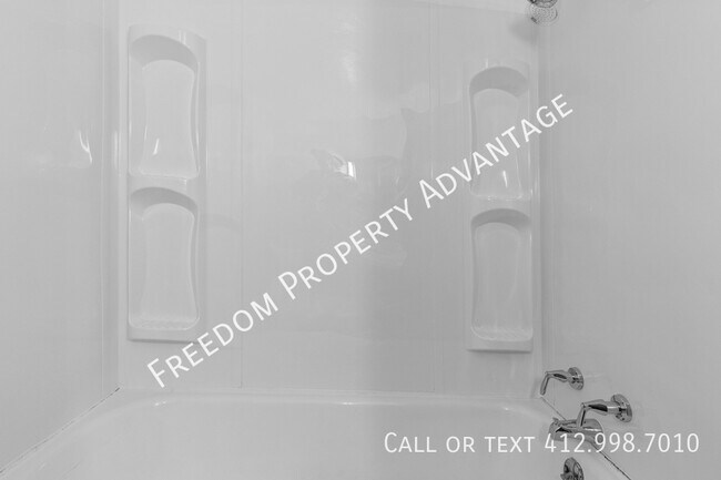 Building Photo - 122 Secane Ave