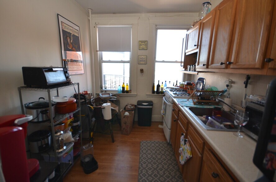 Primary Photo - 1616 Commonwealth Ave
