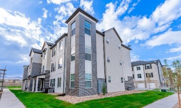 Building Photo - 4716 W Grady Ln