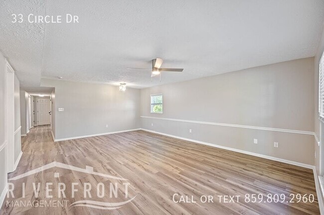 Building Photo - 33 Circle Dr