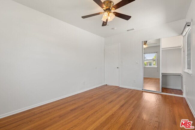 Building Photo - 7601 Dunfield Ave