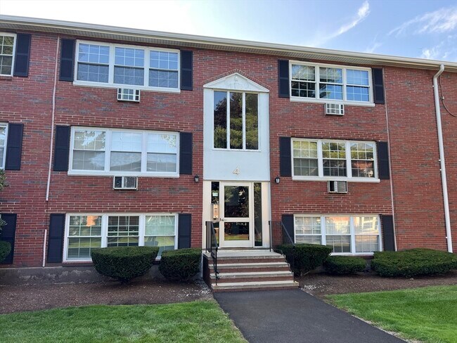 Building Photo - 4 Tara Dr