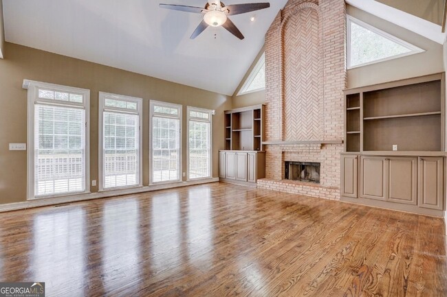 Building Photo - 9485 Nesbit Lakes Dr