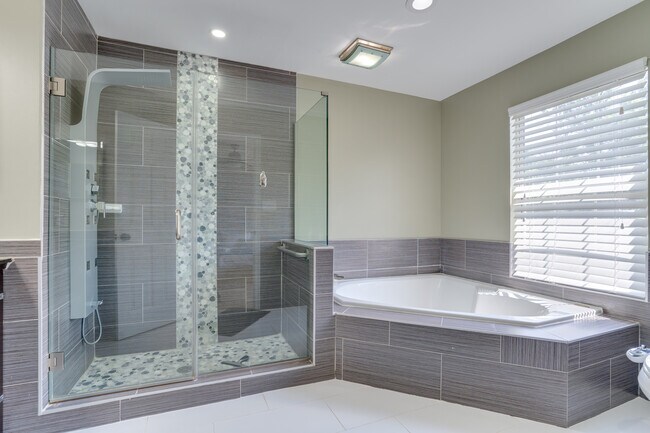 Primary Bathroom - 13032 Limestone Ct
