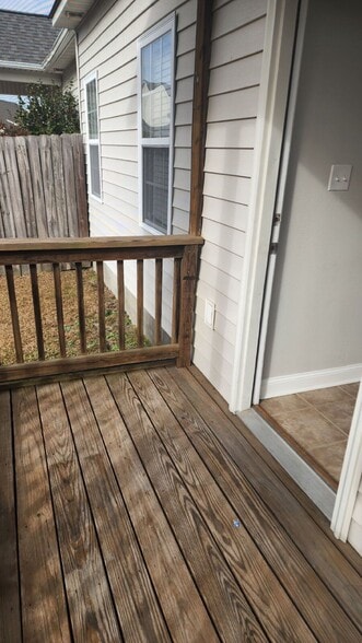 Building Photo - 2017A Cambria Dr