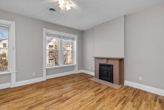 Building Photo - *MOVE IN SPECIAL* High end, 3 bedroom single family home in The Grove!