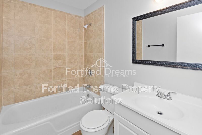 Building Photo - 1806 Heilwood Dr