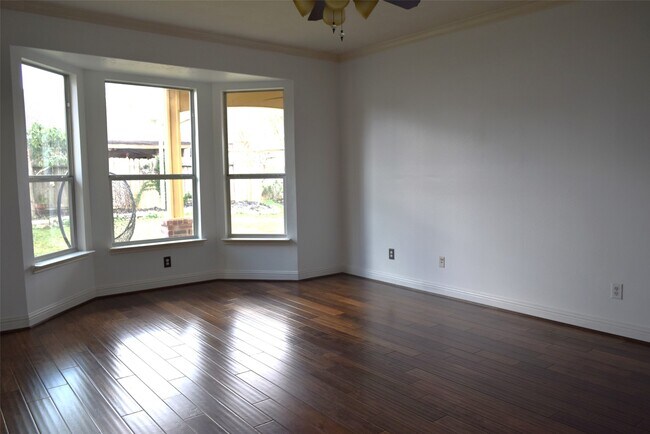 Building Photo - 4911 Dwarf Honeysuckle Ct