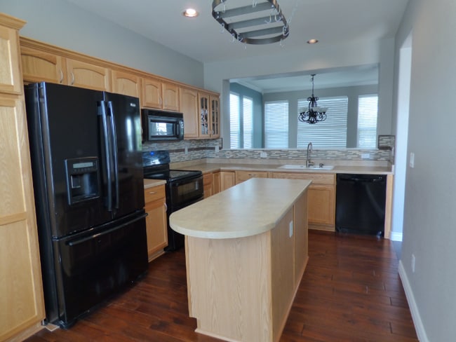 Building Photo - "Charming 3-Bed, 3-Bath Gem with 2604 Sq Ft of Comfort in Highlands Ranch!"