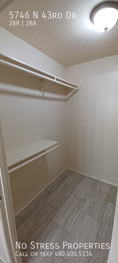 Building Photo - 5746 N 43rd Dr