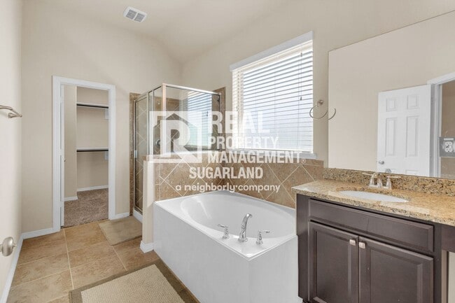 Building Photo - 18607 Pelham Grove Ln