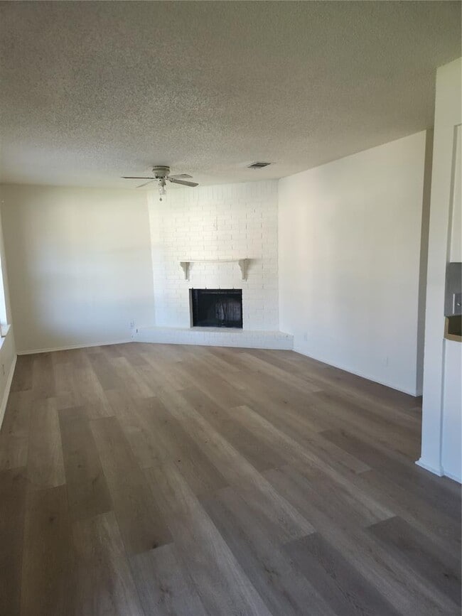 Building Photo - 905 Fieldwood Dr