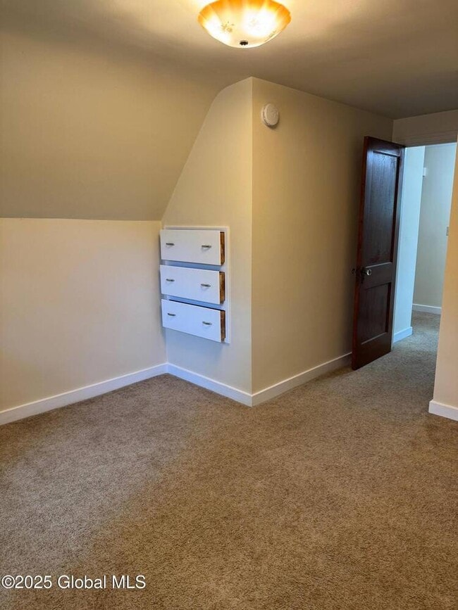 Building Photo - 1366 Helderberg Ave
