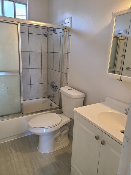 Building Photo - 2378 Chanslor St