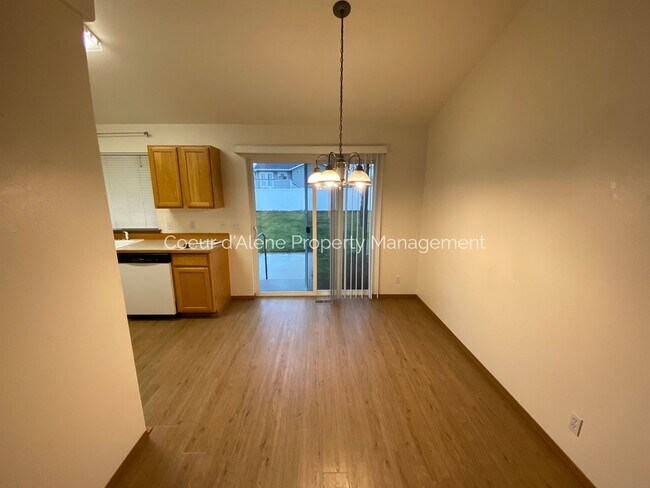 Building Photo - 3 bed house in Fieldstone!