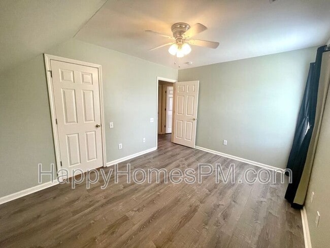 Building Photo - 3189 Queensgate Way