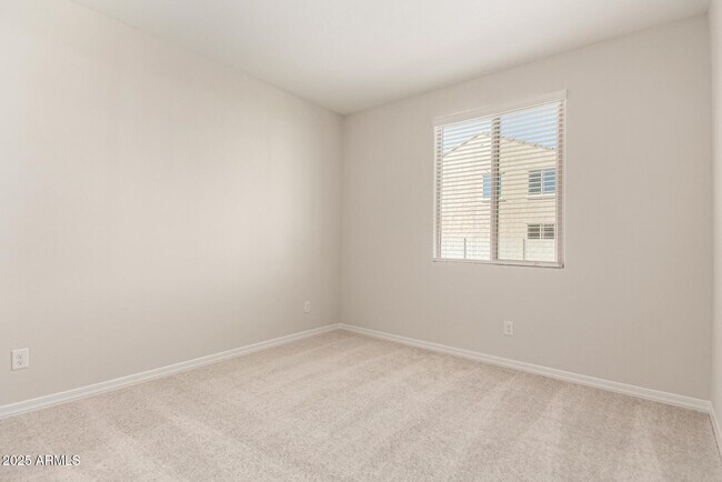 Building Photo - 17651 W Palo Verde Dr