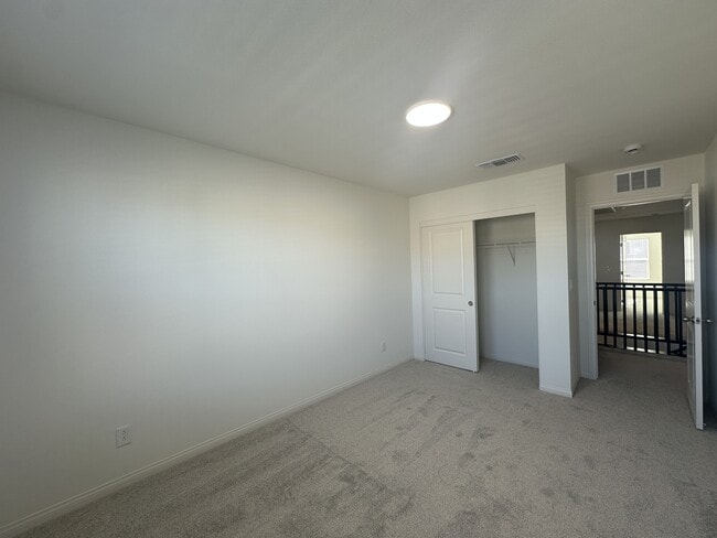 Building Photo - 9125 Rivington Ave