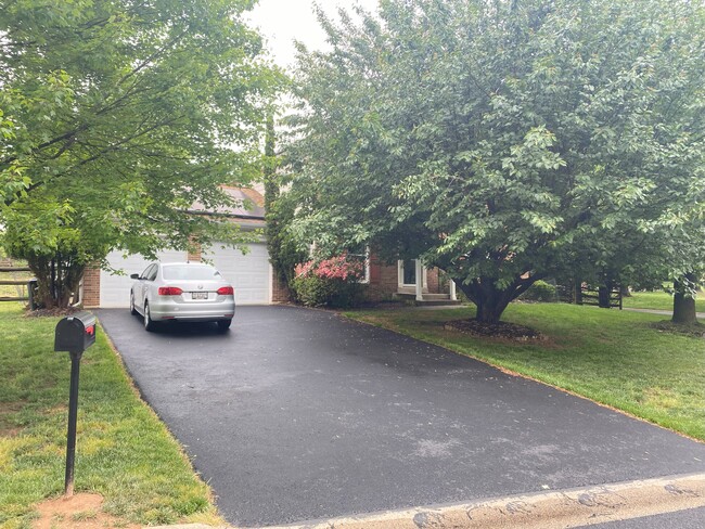 Building Photo - 11201 Maine Cove Dr