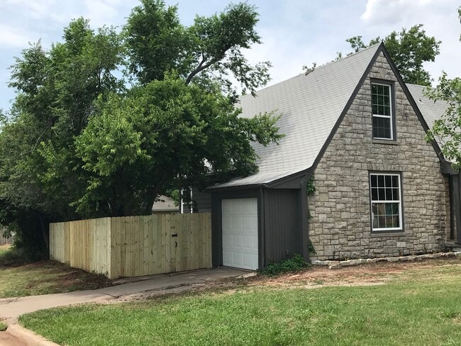 Building Photo - Remodeled Historic Home Near the Capitol, ...