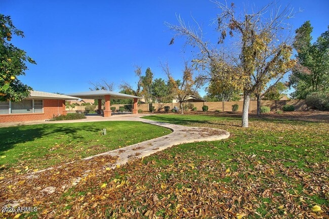 Building Photo - 375 S Buena Vista Ave