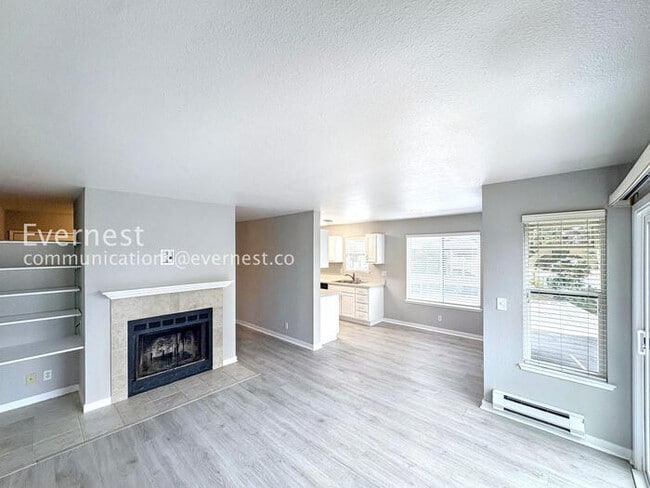 Building Photo - 12 Lakeshore Ct