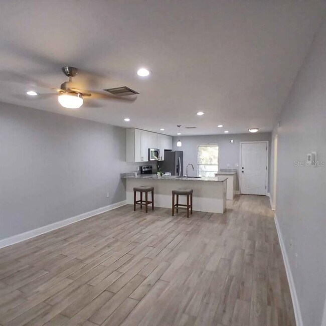 Building Photo - 2130 Bancroft Pl