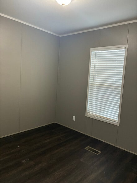 Building Photo - 4842 SW Topeka Blvd