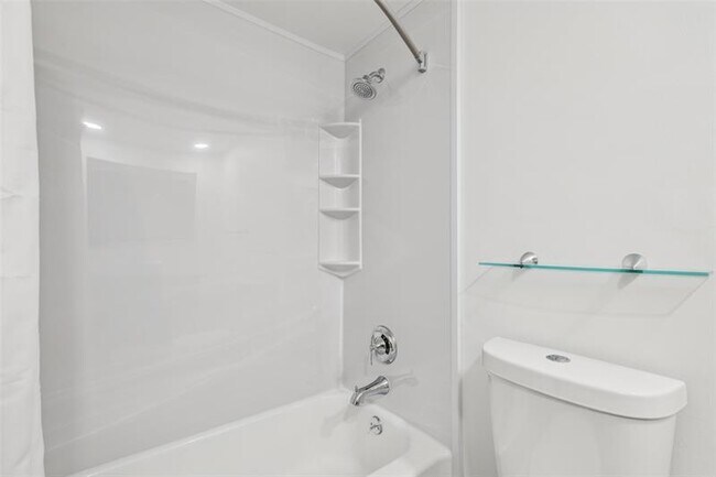 Building Photo - 3700 Galt Ocean Dr