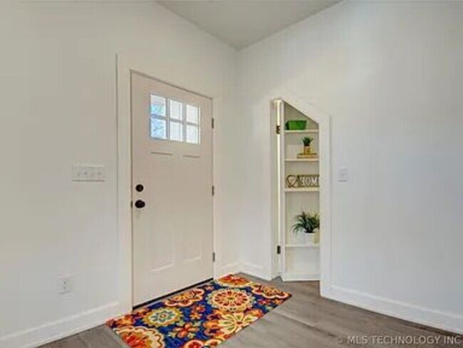 Building Photo - 3608 S 31st W Ave
