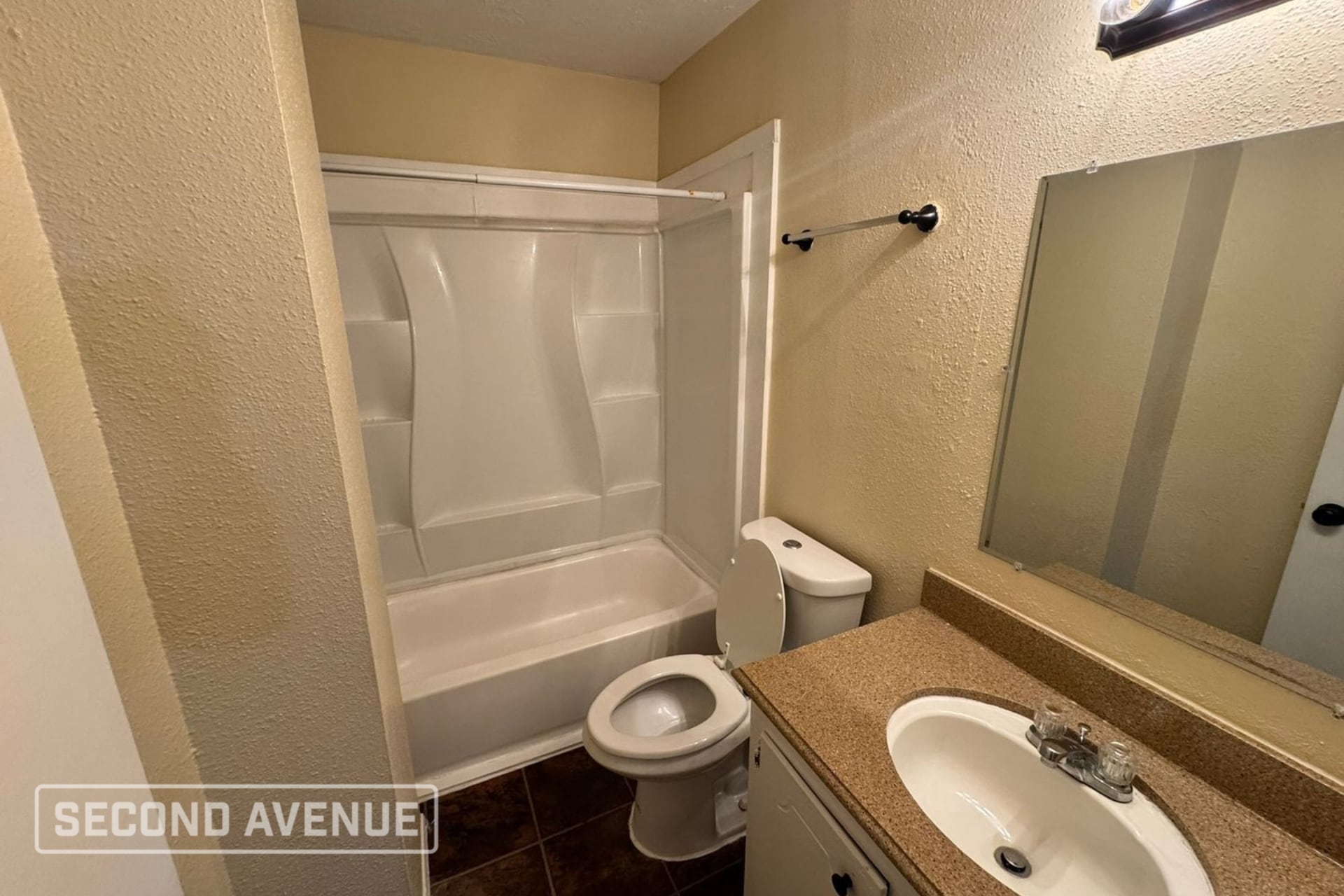 Building Photo - 1813 Country Village Blvd