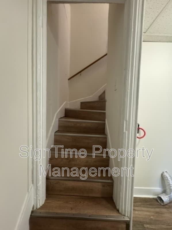 Building Photo - 120 N Conococheague St