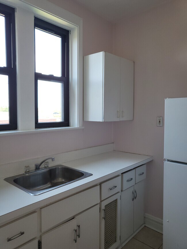 Building Photo - 44 Lawton Rd