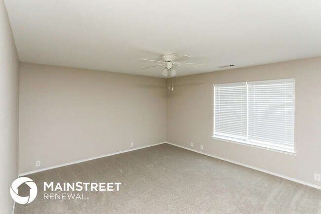 Building Photo - 707 River Run Dr