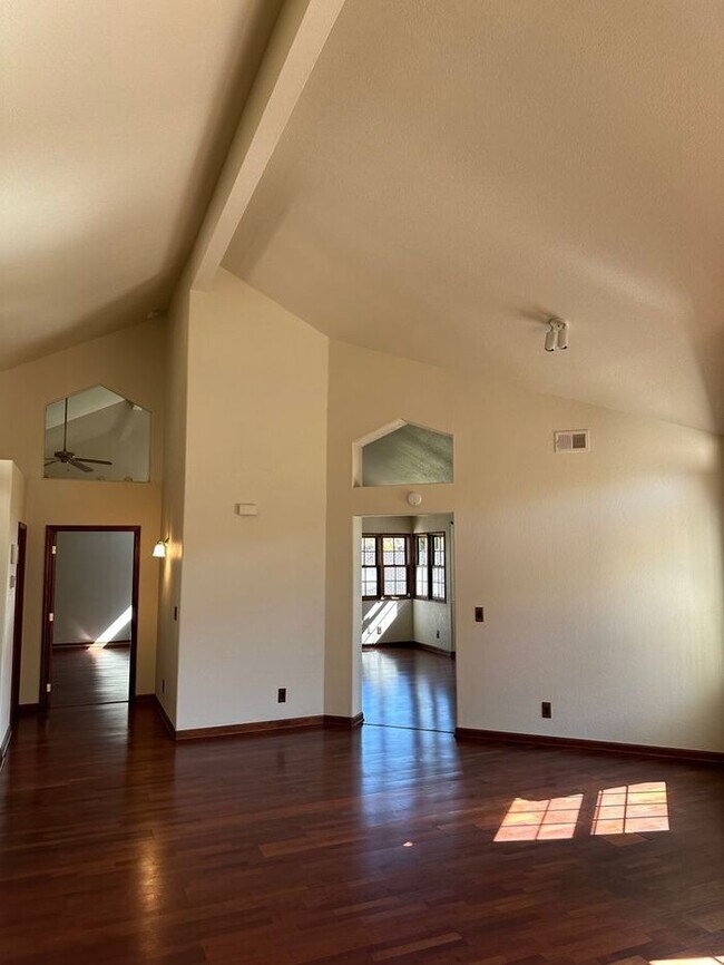 Building Photo - Weston Ranch Home 3 Bedrooms 2 Bath