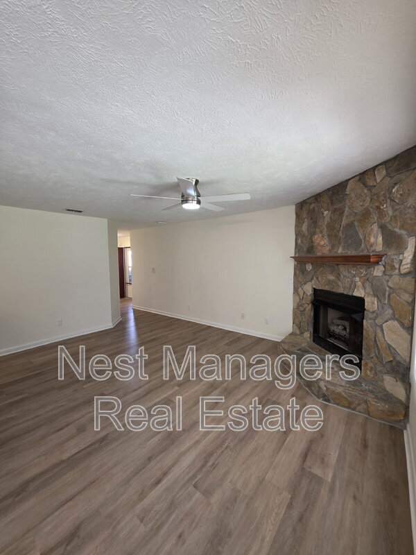 Building Photo - 6780 Willowbrook Dr