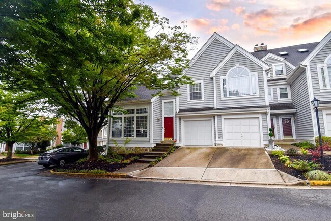 Building Photo - 406 Fortress Way